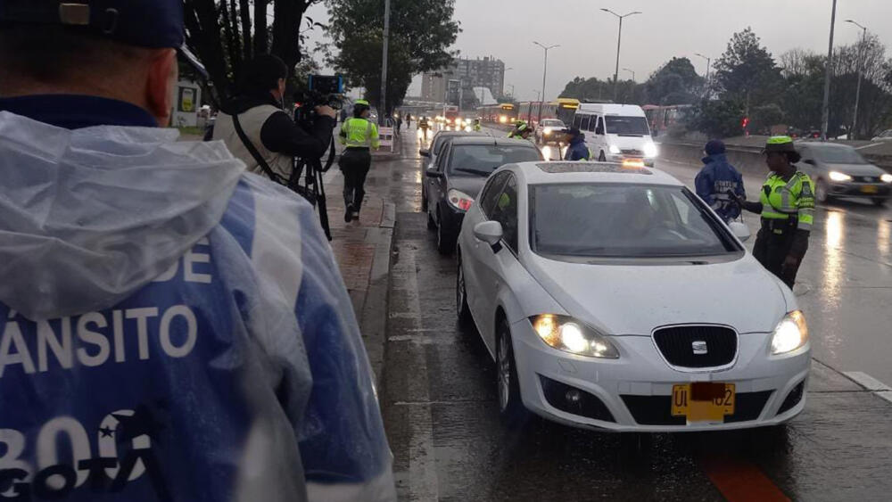 Más de seis millones de vehículos se han movilizado por el país durante Semana Santa Así están las principales vías del país durante esta Semana Santa. Han salido más de dos millones de vehículos en Bogotá y Cundinamarca.