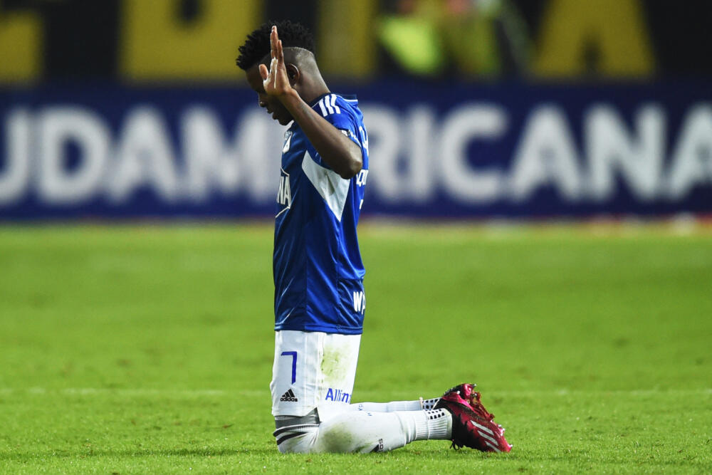 Triunfo y liderato para Millonarios tras superar a Peñarol en la Copa Sudamericana 5 Triunfo y liderato para Millonarios tras superar a Peñarol en la Copa Sudamericana Millonarios derrotó 2 a 0 a Peñarol de Uruguay y quedó como líder del grupo F en la Copa Sudamericana.