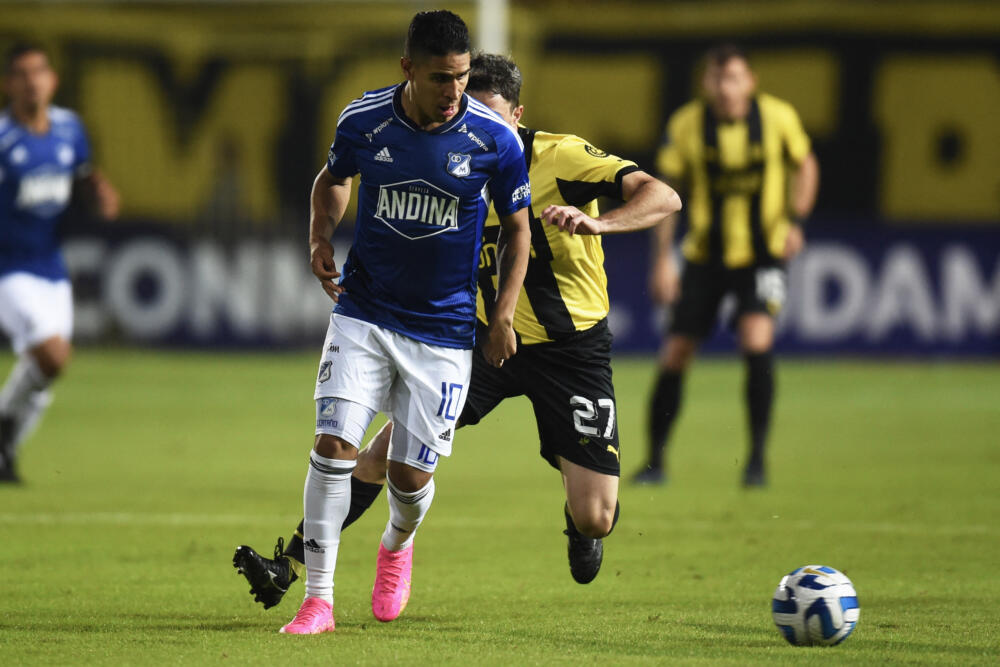 Millonarios le gana 2 a 0 a Peñarol en la Copa Sudamericana 1 Millonarios le gana 2 a 0 a Peñarol en la Copa Sudamericana Millonarios se adelantó en el marcador y supera 2 a 0 a Peñarol en la segunda fecha de la Copa Sudamericana.