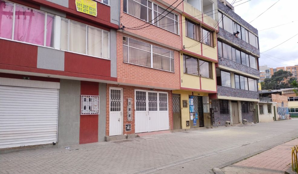 El enigmático final de un hombre que salió con vida de su casa en Usaquén 1 El enigmático final de un hombre que salió con vida de su casa en Usaquén Un hombre que salió con vida de su vivienda, ubicada en Usaquén, falleció mientras iba rumbo a una fundación en Bosa.