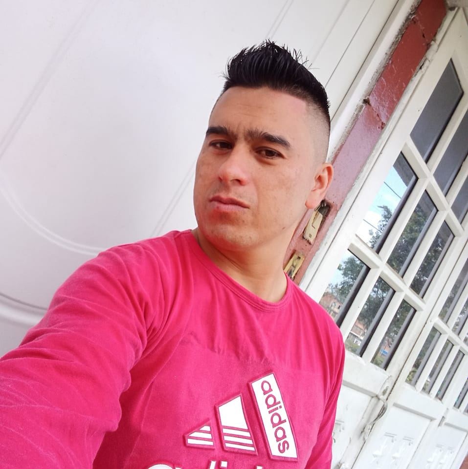 Murió comerciante baleado en asadero de Bosa Juan Carlos Mendoza Galindo, un hombre de 36 años que trabajaba como independiente en un restaurante ubicado por el sector de Brasilia, en Bosa, fue la víctima fatal de las balas del caso que registró Q'HUBO Bogotá en su edición de este jueves 13 de abril, donde se había confirmado que la víctima se encontraba recuperándose de las heridas en el hospital de Bosa.