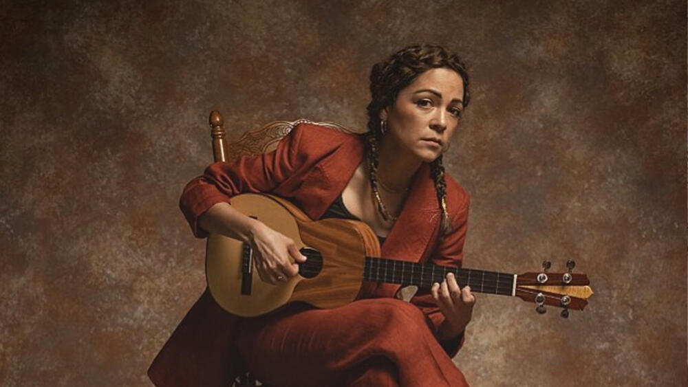 Natalia Lafourcade volverá a presentarse en Bogotá Natalia Lafourcade, es una de las artistas mexicanas más influyentes en toda América Latina y desde hace 8 años no se presenta en nuestro país cuando dió su último concierto en Colombia el 2 de octubre del año 2015. La cantautora sorprendió a sus seguidores con el anuncio de que se presentará en el Movistar Arena de Bogotá.