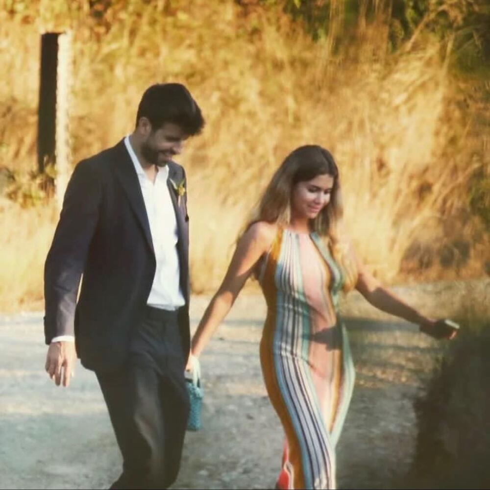 Piqué y Clara Chía preparan un nuevo golpe contra Shakira Es inegable que la separación de Shakira y Piqué ha revolucionado el mundo de las redes, todo desde que saliera a la luz la infidelidad del ex futbolista con su nueva novia Clara Chía. Aunque es difícil que una mujer tan influyente como lo es la cantante no esté en la vista del público, la barranquillera pidió a los medios de comunicación respeto para ella y sus hijos en su nueva vida en Miami (EE.UU.) pues dice que sufrieron mucho acoso mientras vivieron en Barcelona (España).