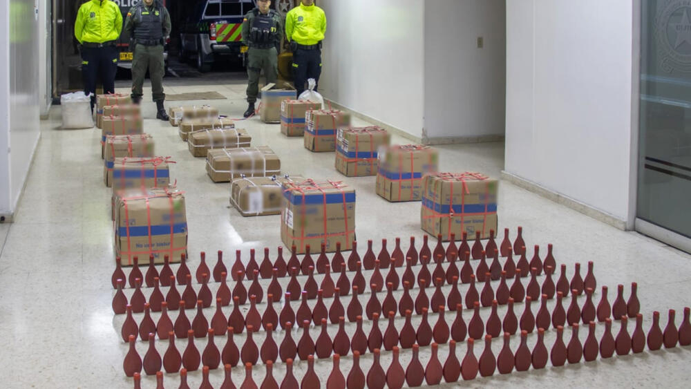 Policía incautó una tonelada de explosivos en Fontibón y Los Mártires Una tonelada de explosivos fue incautada por la Policía Nacional en dos inmuebles ubicados en las localidades de Fontibón y Los Mártires.