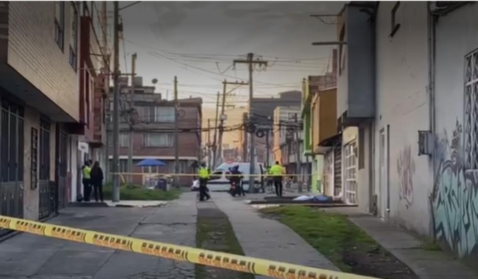 Engativá: ciclista mató a ladrón que lo iba a robar Un joven que se movilizaba en una bicicleta le disparó a uno de los cuatro delincuentes que lo habrían robado minutos antes.