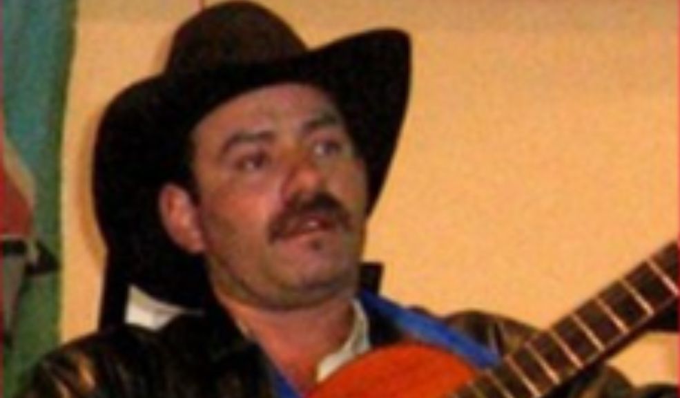 Asesinan a líder social en Sumapaz 4 Asesinan a líder social en Sumapaz El pasado 11 de abril en la localidad de Sumapaz, al sur de Bogotá fue asesinado Carlos Julio Tautiva Cruz, quien era un músico y reconocido líder social de la comunidad que hacía parte del Partido Comunista Colombiano.