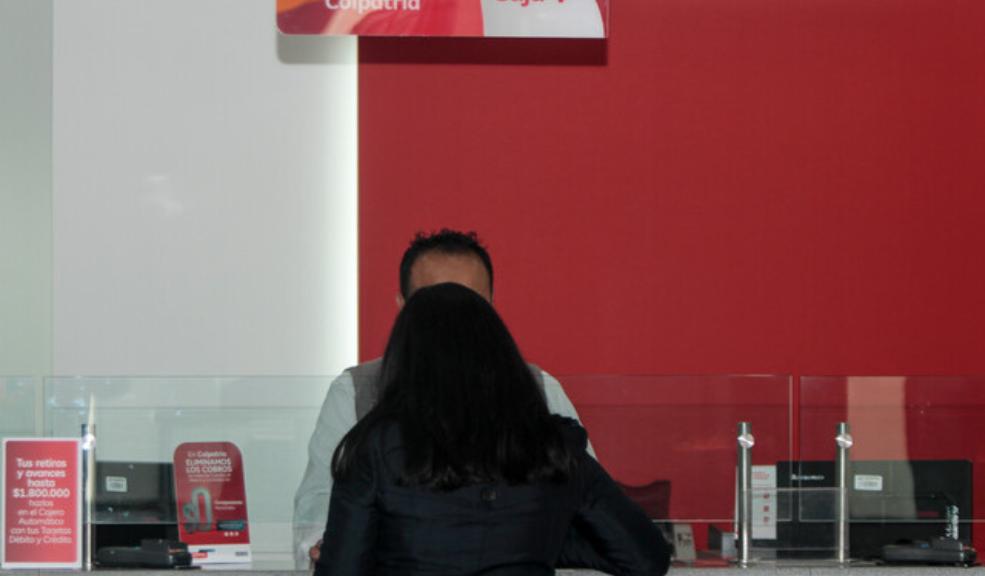 Así funcionarán los bancos los próximos días de Semana Santa 9 Así funcionarán los bancos los próximos días de Semana Santa De cara a los festivos de Semana Santa, y a que muchas personas aprovechan para viajar, reflexionar o desconectarse, los bancos también hacen algunas modificaciones en sus horarios de atención al público a través de sus canales presenciales.