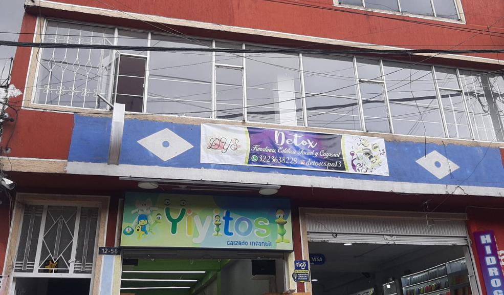 Nuevos detalles de la mujer que falleció tras procedimiento estético 5 Nuevos detalles de la mujer que falleció tras procedimiento estético El pasado 23 de marzo Jully Paola Cortés Cuéllar se sometió a un procedimiento estético en un lugar de dudosa procedencia, ubicado en el barrio Santa Librada (Usme). Una vez realizado el procedimiento, a menos de un día de la intervención, su estado de salud se deterioró.