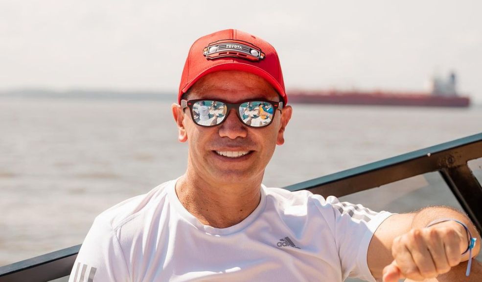 Estafaron a Jhonny Rivera en México El cantante colombiano es uno de los máximos exponentes de la música ranchera y de despecho de nuestro país, su carrera ha servido de ejemplo para artistas nuevos, entre ellos su propio hijo Andy Rivera, con quien recientemente fueron víctimas de unos estafadores en México.