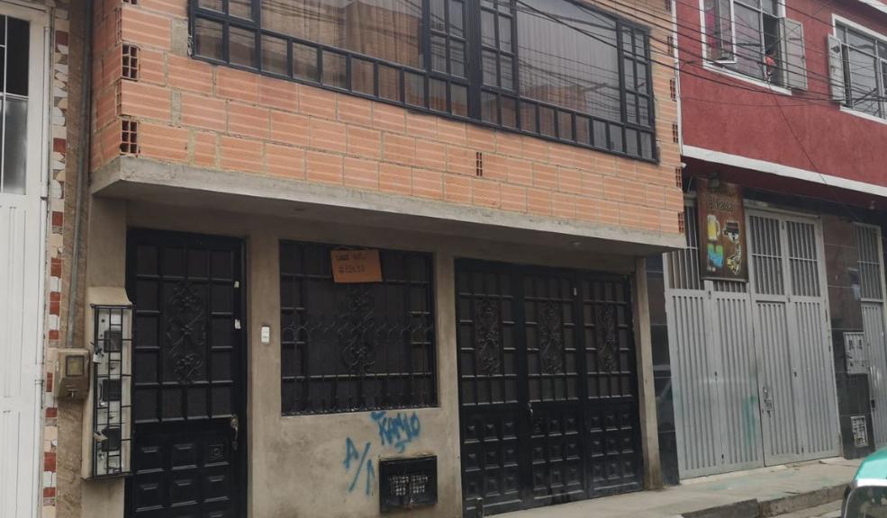 Asesinan a un joven en El Amparo Un nuevo homicidio se registró en la noche de este martes en el sector de El Amparo en la localidad de Kennedy. Allí un joven de 29 años fue baleado en plena vía pública.