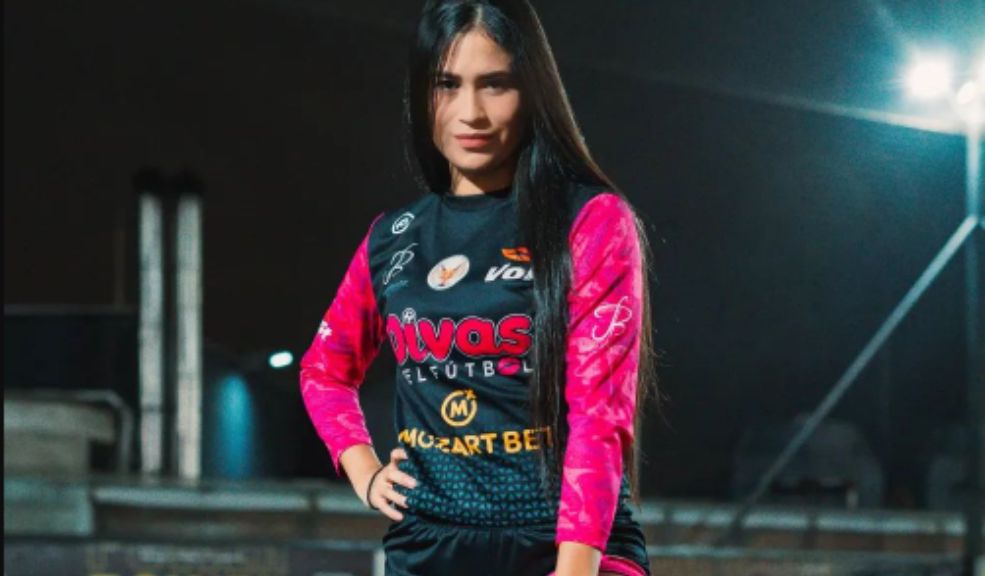 Modelo falleció tras accidente con una chimenea Estefanía Pareja Hernández murió luego de dos semanas de estar luchando por su vida en un hospital. La joven fue internada tras sufrir un grave accidente con una chimenea.