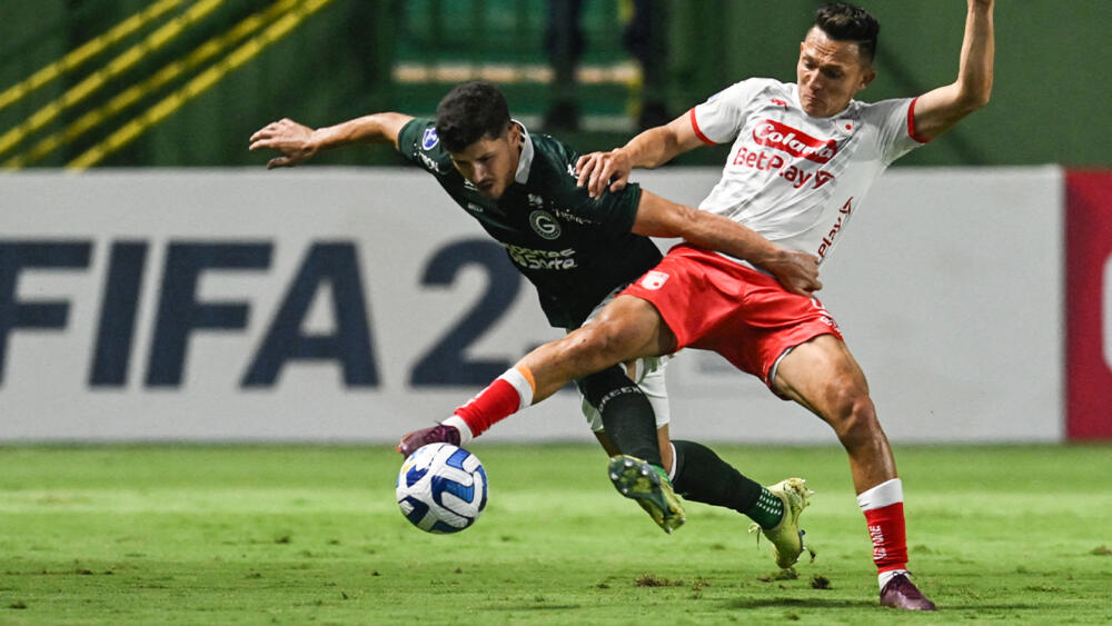 Puntazo de Santa Fe en Brasil en Copa Sudamericana Santa Fe logró esta tarde un empate que valió oro, en Brasil. Frente al Goiás, el equipo dirigido por Hárold Rivera igualó 0-0.
