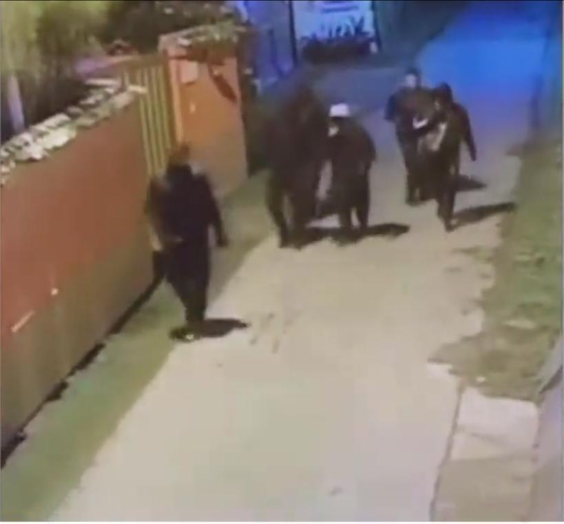 Robo de película a una familia en Suba Los ladrones siguen haciendo de las suyas, esta vez en el sector de Guaymaral, en Suba, donde una familia fue víctima del robo de dinero en efectivo y joyas luego de que los pillos los amordazaron en su propia vivienda.