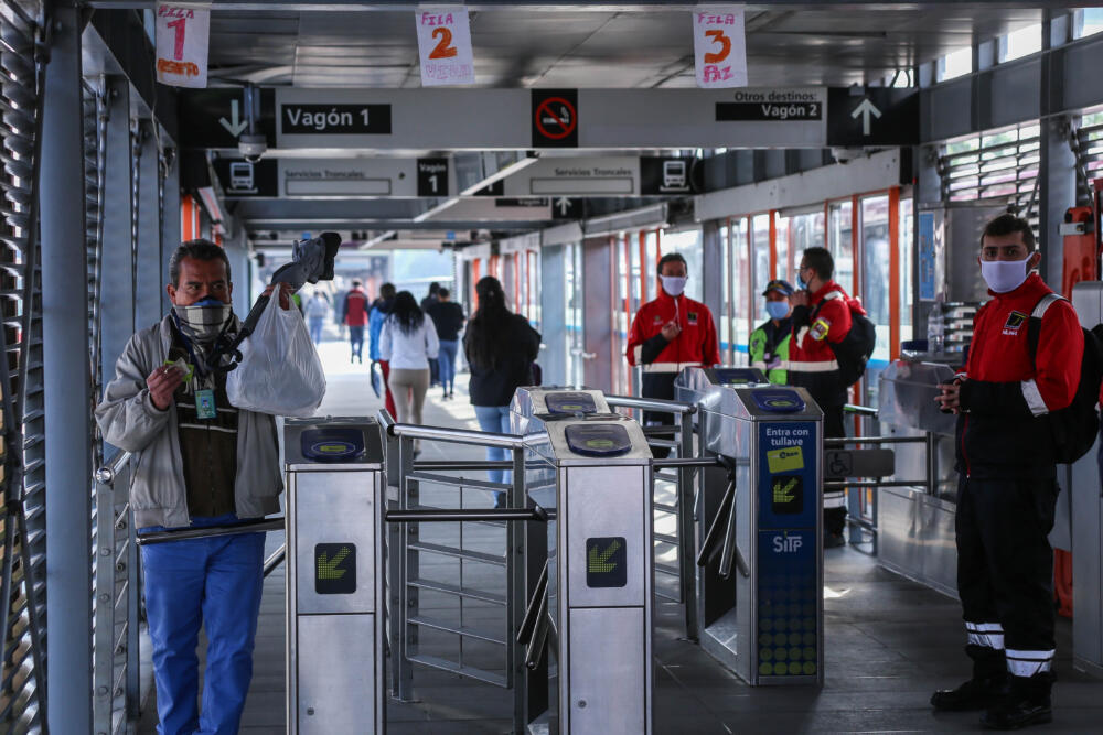 TransMilenio dejaría de operar en junio Gran preocupación ha generado la empresa TransMilenio, tras conocerse que se encuentra atravesando por una crisis financiera.
