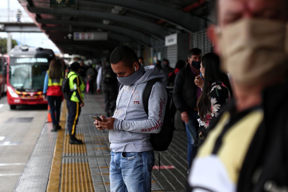 TransMilenio extendió su horario de operaciones por partido de Millonarios En la noche de este martes, Millonarios debutará en la Copa Sudamericana ante Defensa y Justicia en El Campín, por lo que TransMilenio extendió el horario de funcionamiento en dos estaciones con el fin de promover la visita al estadio.