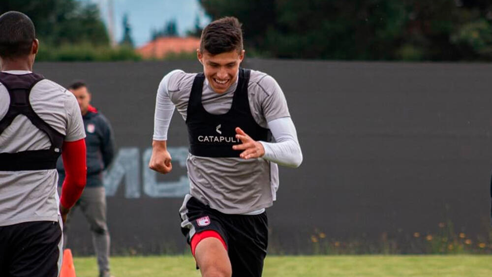 Una joya de Fontibón que brilla en Santa Fe David Ramírez Pisciotti, con 21 años, cumplió este año el sueño de debutar en el equipo profesional de sus amores, Santa Fe.