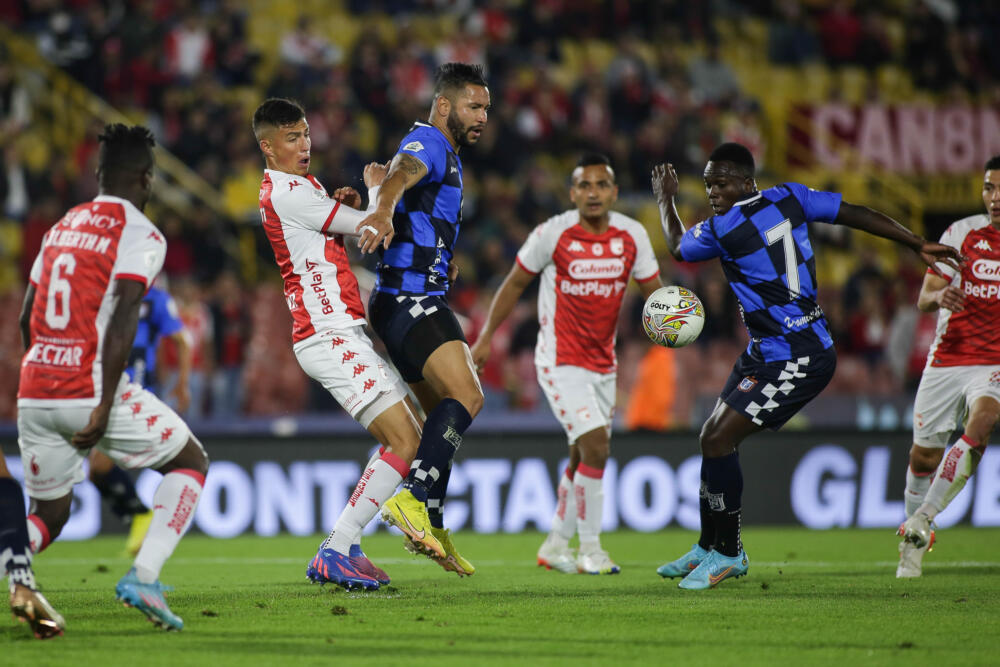 Una joya de Fontibón que brilla en Santa Fe David Ramírez Pisciotti, con 21 años, cumplió este año el sueño de debutar en el equipo profesional de sus amores, Santa Fe.