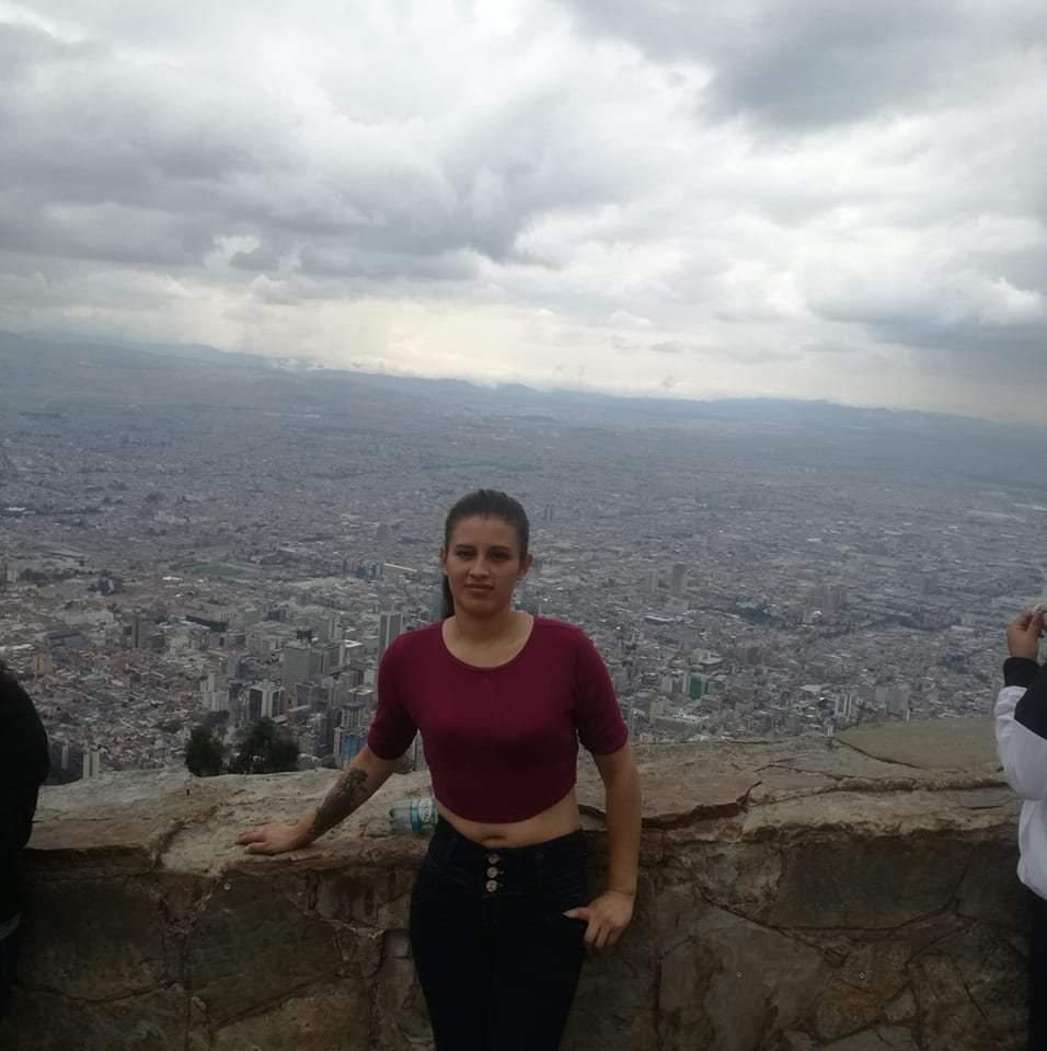 Vil crimen de Liceth, capturan a su pareja en Usme Pasadas las 5 de la mañana de ayer un sujeto de 31 años llegó altamente exaltado al CAI del barrio Danubio Azul, en la localidad de Usme. Habló con los uniformado que allí se encontraban y de inmediato salieron camino a la residencia del hombre y donde, de acuerdo con lo que les acababa de informar a los oficiales, su pareja sentimental se habría quitado la vida.