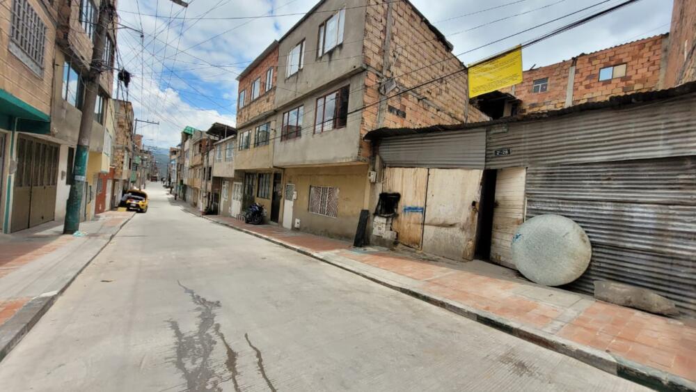 Vil crimen de Liceth, capturan a su pareja en Usme Pasadas las 5 de la mañana de ayer un sujeto de 31 años llegó altamente exaltado al CAI del barrio Danubio Azul, en la localidad de Usme. Habló con los uniformado que allí se encontraban y de inmediato salieron camino a la residencia del hombre y donde, de acuerdo con lo que les acababa de informar a los oficiales, su pareja sentimental se habría quitado la vida.