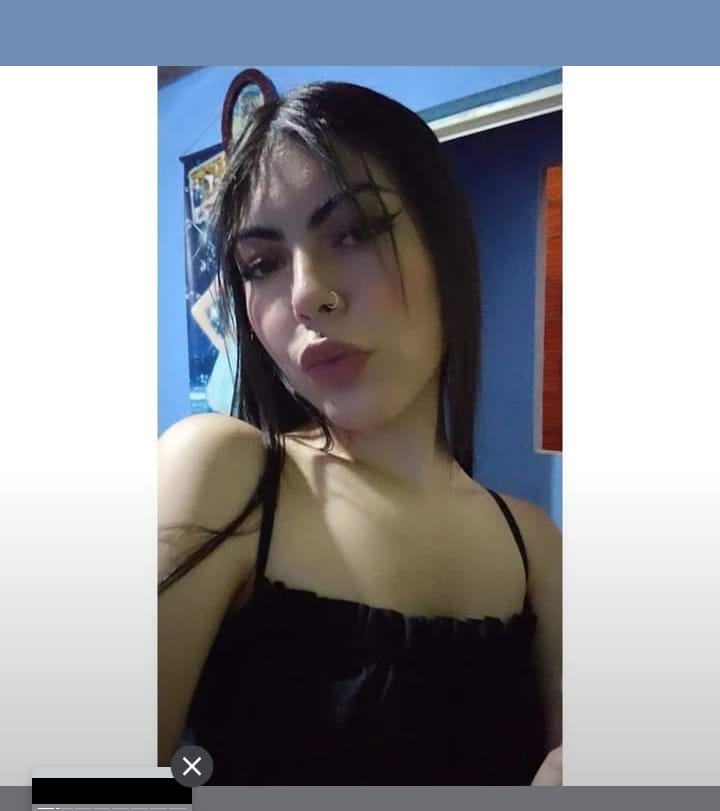 Piden claridad en muerte de joven que cayó de un sexto piso en Soacha Una joven de 20 años falleció tras caer del sexto piso de un conjunto residencial en el sector de Ciudad Verde en Soacha. Su familia pide que se investiguen los hechos.