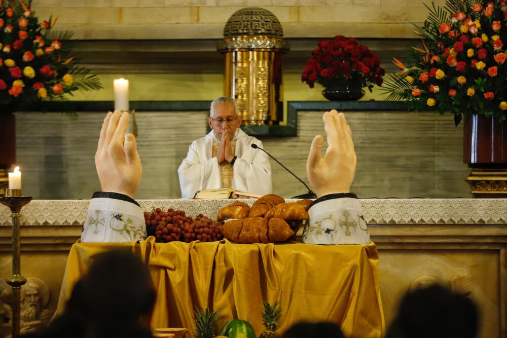 Orar es la mejor estrategia en medio de la adversidad Una cadena de oración no detiene lo inevitable; sin embargo, sí nos da fortaleza y nos permite ver con más claridad lo que nos sucede. Ella siempre es buena, sobre todo porque nos ayuda a acercarnos a Dios y a encontrar serenidad en medio de una situación difícil.
