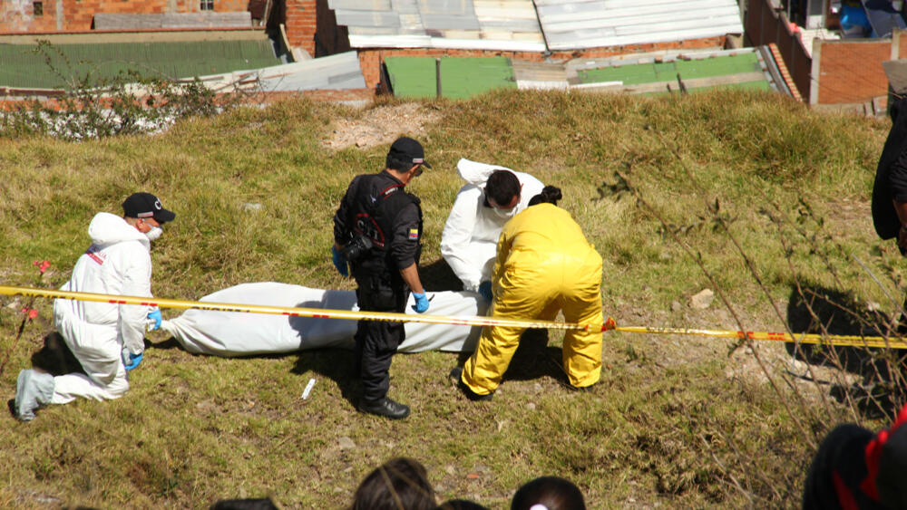 Preocupante aumento de las cifras de homicidio en Bogotá 2 Preocupante aumento de las cifras de homicidio en Bogotá La Policía Metropolitana de Bogotá, junto a la Fiscalía General de la Nación, informaron que en lo corrido de este año 2023, se han producido 300 homicidios en la capital, lo que representa un aumento de 10% en comparación de la misma época para el año pasado.