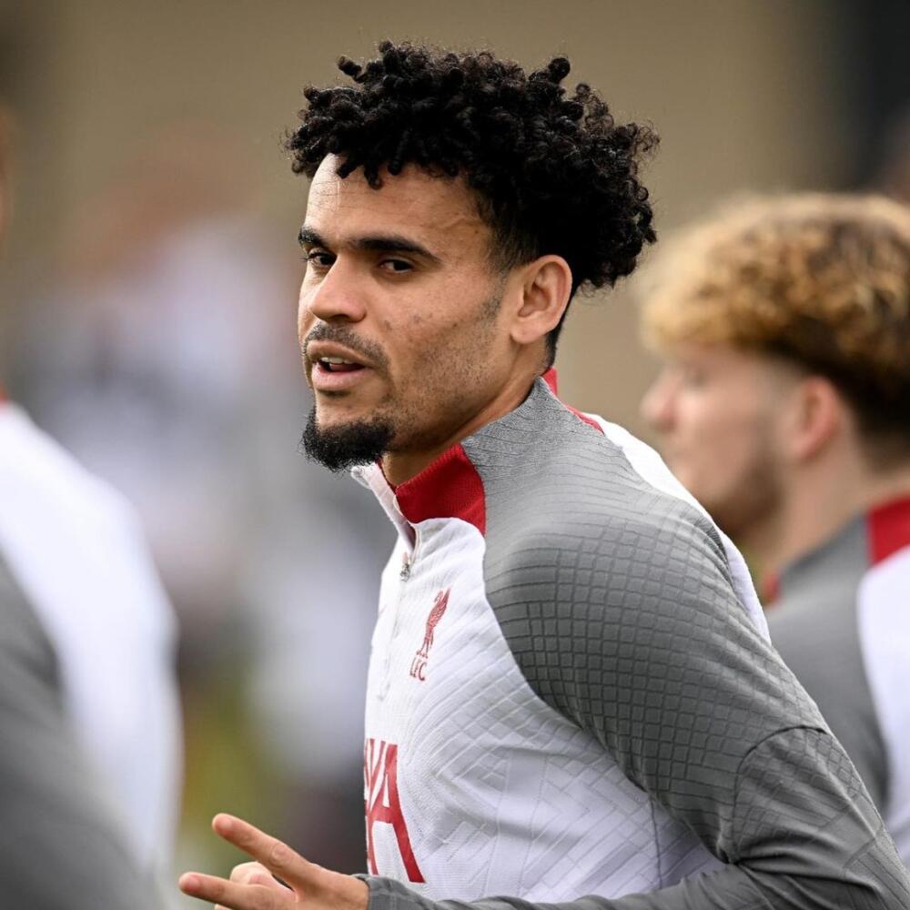 Complicado lo de Luis Díaz, tampoco jugará frente al Chelsea El colombiano Luis Díaz sigue sin jugar en el Liverpool de Inglaterra, luego de que se había especulado que regresaría a mitad de marzo, y hoy en rueda de prensa se informó que 'Lucho' no jugará frente al Chelsea.