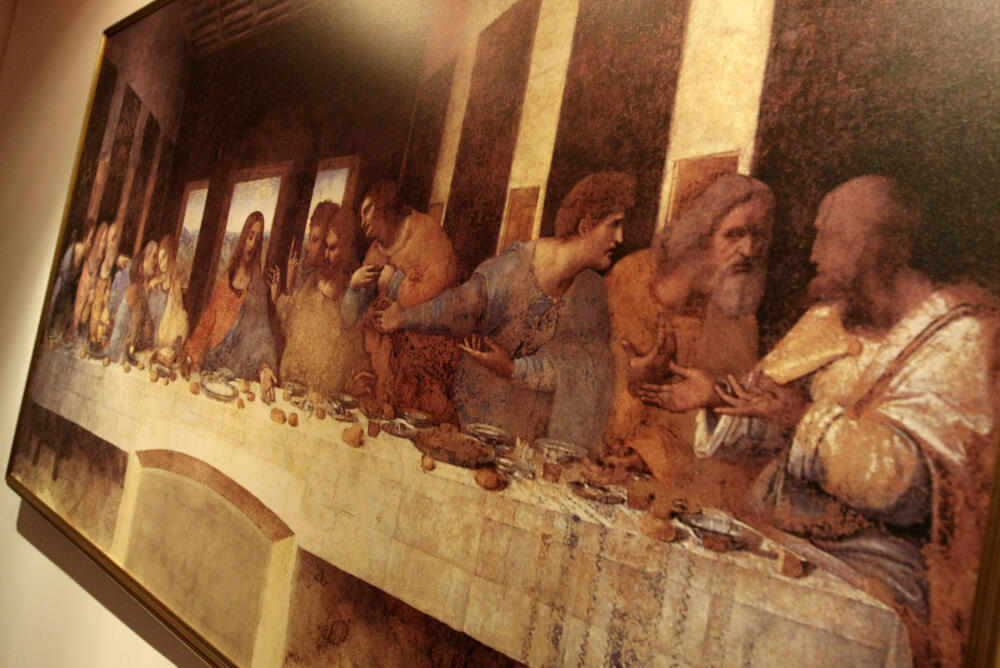 ¿Qué fue lo que pasó en la última cena? La Última Cena es el nombre que se le dio a la cena final que Jesús compartió con sus discipulos y es descrita en los evangelios de Mateo, Marcos, Lucas y Juan. Este es quizá uno de los eventos más importantes en la historia mundial y sucedió antes de la crucifixión de Cristo.