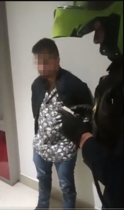 A la cárcel hombre que asesinó brutalmente a su pareja en un motel en Barrios Unidos 1 A la cárcel hombre que asesinó brutalmente a su pareja en un motel en Barrios Unidos En las últimas horas, la Fiscalía General de la Nación, confirmó que un juez de control de garantías envió a la cárcel al presunto responsable del feminicidio de una mujer de 46 años en el motel Jardín Real ubicado en la Calle 66 A con Carrera 14, de la localidad de Barrios Unidos durante la noche del pasado lunes festivo.