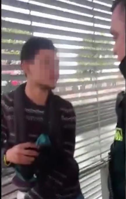 A la cárcel sujeto acusado de agredir sexualmente a una menor en TM La Fiscalía General de la Nación confirmó que un juez de control de garantías envió a la cárcel a Daniel Torres por ser el presunto responsable de agredir sexualmente a una menor de edad mientras se encontraban dentro de un bus de TransMilenio.