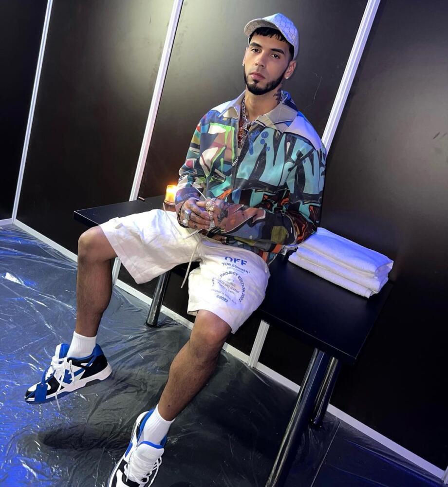 Anuel sigue con sus indirectas y asegura que Feid lo bloqueó de Instagram Anuel manifestó que Feid se enojó y lo bloqueó de Instagram.