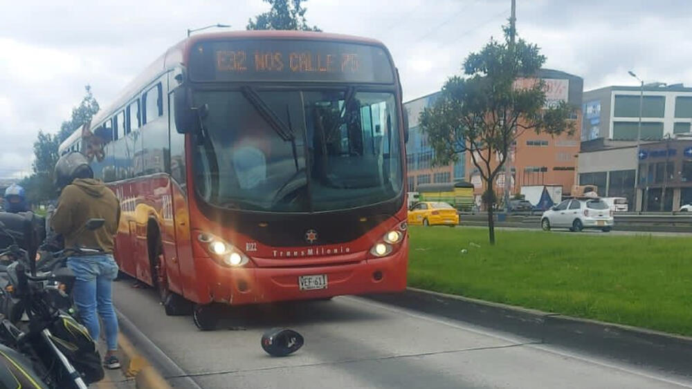 Aparatoso accidente de tránsito cobró la vida de un motero en la Av. Carrera 30 2 Aparatoso accidente de tránsito cobró la vida de un motero en la Av. Carrera 30 La tarde de este miércoles, un trágico accidente de tránsito cobró la vida de un motociclista.
