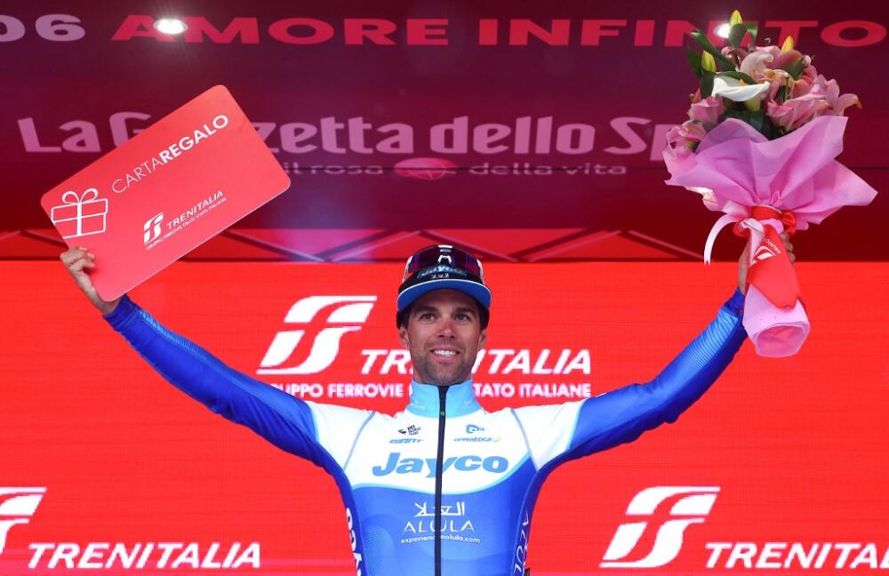Así le fue a los colombianos en la tercera etapa del Giro de Italia 1 Así le fue a los colombianos en la tercera etapa del Giro de Italia De los cuatro ciclistas colombianos que participan en el Giro de Italia, el mejor hasta el momento es el antioqueño Rigoberto Urán.