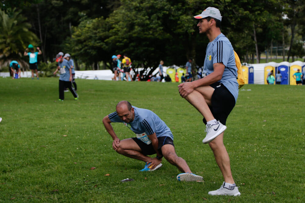 Así podrá elegir el calzado adecuado para correr 1 Así podrá elegir el calzado adecuado para correr Es fundamental escoger un calzado adecuado a la hora de correr, ya que no solo se debe tener en cuenta el modelo, sino también, las características físicas de cada persona y la forma de correr.