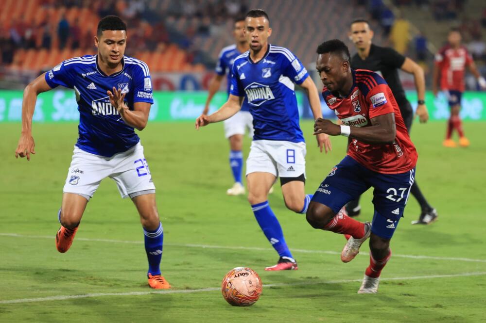 Así quedaron las tablas de posiciones tras la primera fecha de cuadrangulares Se jugó la primera fecha de cuadrangulares semifinales del fútbol colombiano, que dejó como vencedor a Alianza Petrolera, quien fue el único vencedor de los cuatro juegos que se disputaron.