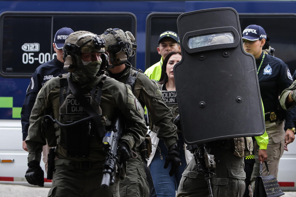Aumentarán el esquema de seguridad de Aída Merlano al interior de la cárcel Luego de que la semana pasada se conociera un supuesto plan para asesinar a la excongresista Aida Merlano en la cárcel El Buen Pastor en Bogotá, el Inpec ordenó nuevas medidas de seguridad para protegerla.