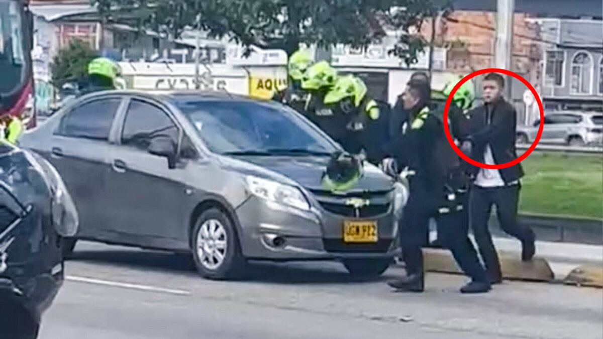 Balacera entre Policía y ladrones en El Campín Una fuerte balacera se presentó durante la mañana de este domingo 28 de mayo frente al estadio El Campín en la localidad de Teusaquillo, según la información preliminar, varios disparos se escucharon desde el interior de un carro que se encontraba que se encontraba frente a la cancha de fútbol campincito.