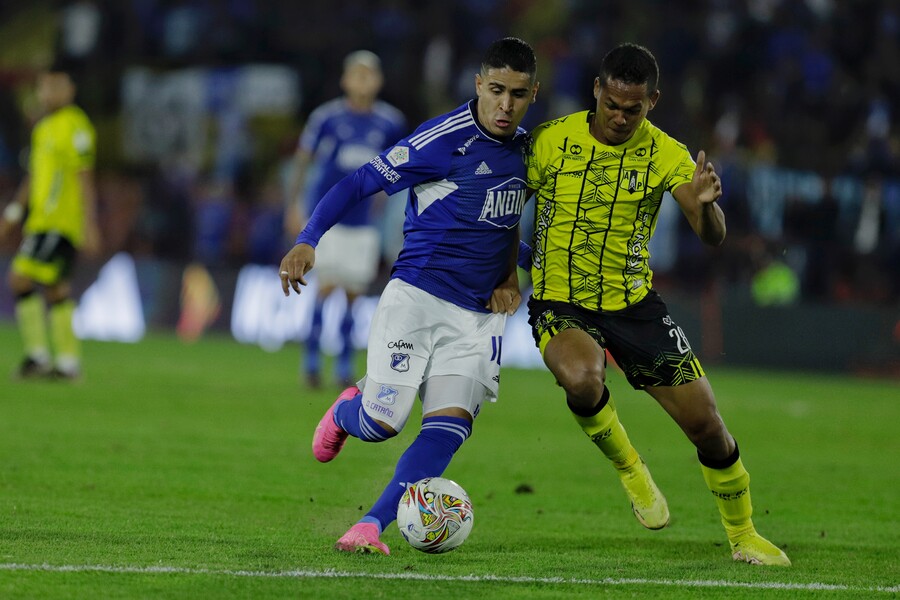 Millonarios le ganó a Alianza Petrolera y sigue al mando de la Liga Millonarios se puso al día en la Liga y venció 3-1 a Alianza Petrolera, en El Campín. Así defendió el equipo de Alberto Gamero su liderato.