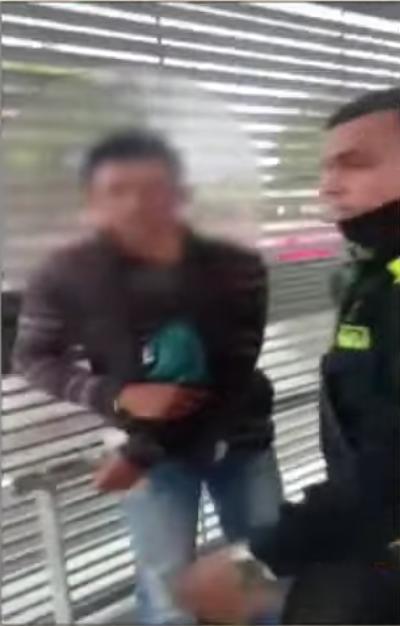 Capturan a presunto abusador en TransMilenio El hombre intentó abusar de una menor en TransMilenio.