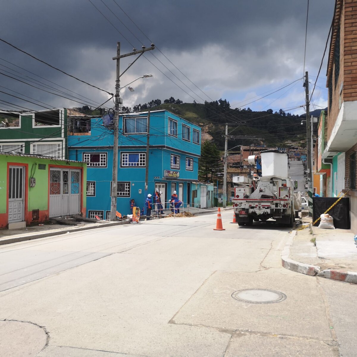 Claman justicia en muerte de Alexánder en Usme 1 Claman justicia en muerte de Alexánder en Usme La familia de un joven de 35 años está exigiendo justicia luego de que un conductor lo arrolló en el barrio Santa Marta, de Usme.