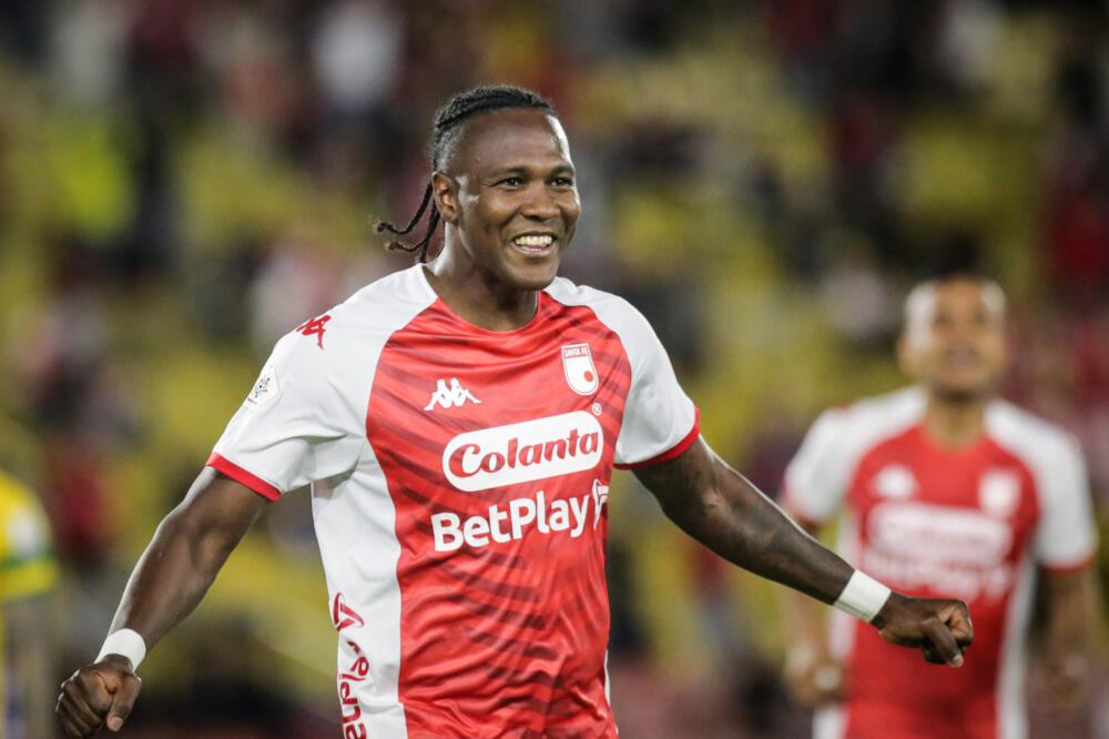 Con goleada 5 a 0 ante Huila, Santa Fe se metió entre los ocho y sueña con la clasificación Santa Fe tuvo una noche de ensueño en El Campín y llegará a la última fecha del todos contra todos con posibilidades de lograr la clasificación al grupo de los ocho.