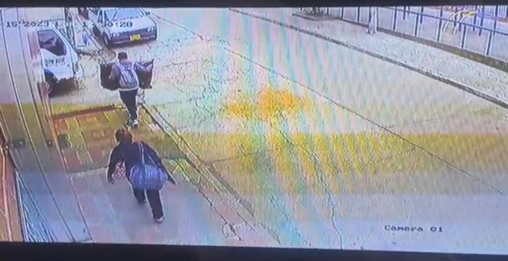 Delincuentes hurtaron una vivienda en el barrio Barrancas de Usaquén 1 Delincuentes hurtaron una vivienda en el barrio Barrancas de Usaquén Familia denuncia indignante robo en el barrio Barrancas, en Usaquén.