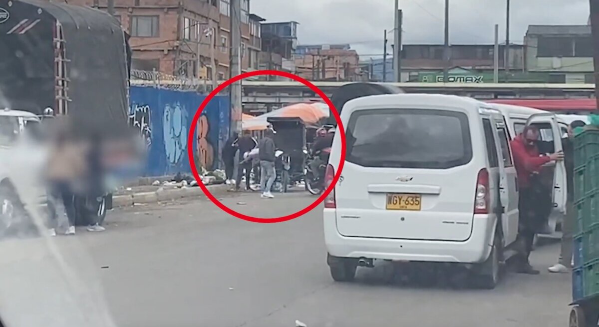 Desmantelaron peligrosa red de extorsión que operaba en localidades de Bogotá 2 Desmantelaron peligrosa red de extorsión que operaba en localidades de Bogotá Durante un operativo llevado a cabo por el Gaula de la Policía Metropolitana de Bogotá se logró desmantelar una peligrosa red que se dedicaba a extorsionar a comerciantes de las localidades de Kennedy, Tunjuelito y Usaquén.