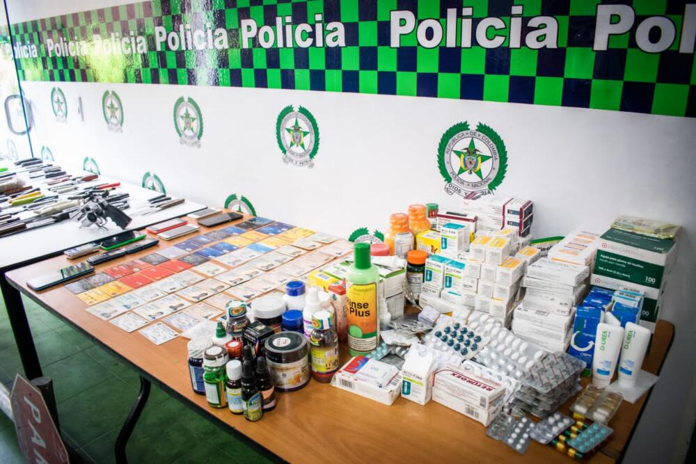 Duro golpe a la delincuencia en Corabastos y María Paz Las autoridades realizaron un mega operativo en los sectores de María Paz y El Amparo, de la localidad de Kennedy, para seguir enfrentando la criminalidad y los delitos de alto impacto.
