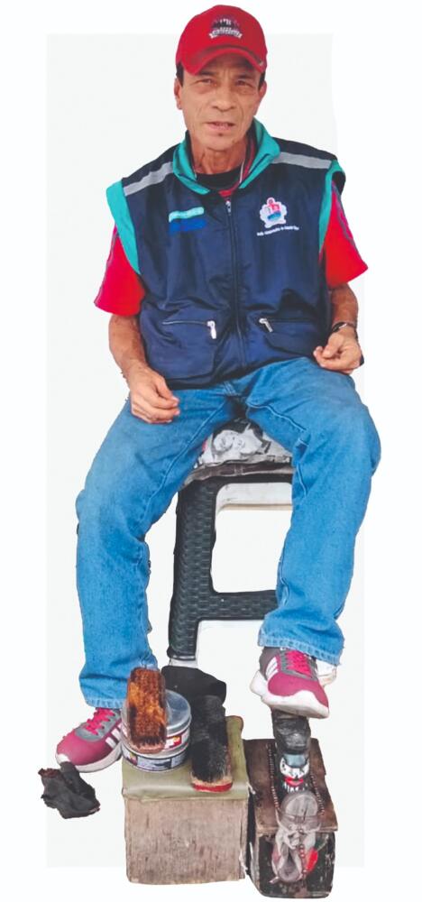 “El trabajo más humilde del mundo” Esta es la historia de Nelson Jaramillo, uno de los lustrabotas más conocidos del parque de Itagüí, Antioquia.