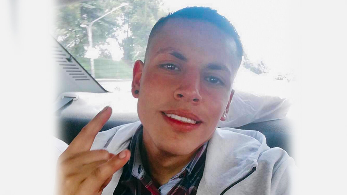 Piden justicia por el homicidio de Nixón en San Cristóbal 1 Piden justicia por el homicidio de Nixón en San Cristóbal Los familiares de Nixón Jair Alarcón le contaron a Q'HUBO los detalles del homicidio del joven, ocurrido en el barrio Quindío, de San Cristóbal, y ante la mirada de su esposa e hija.
