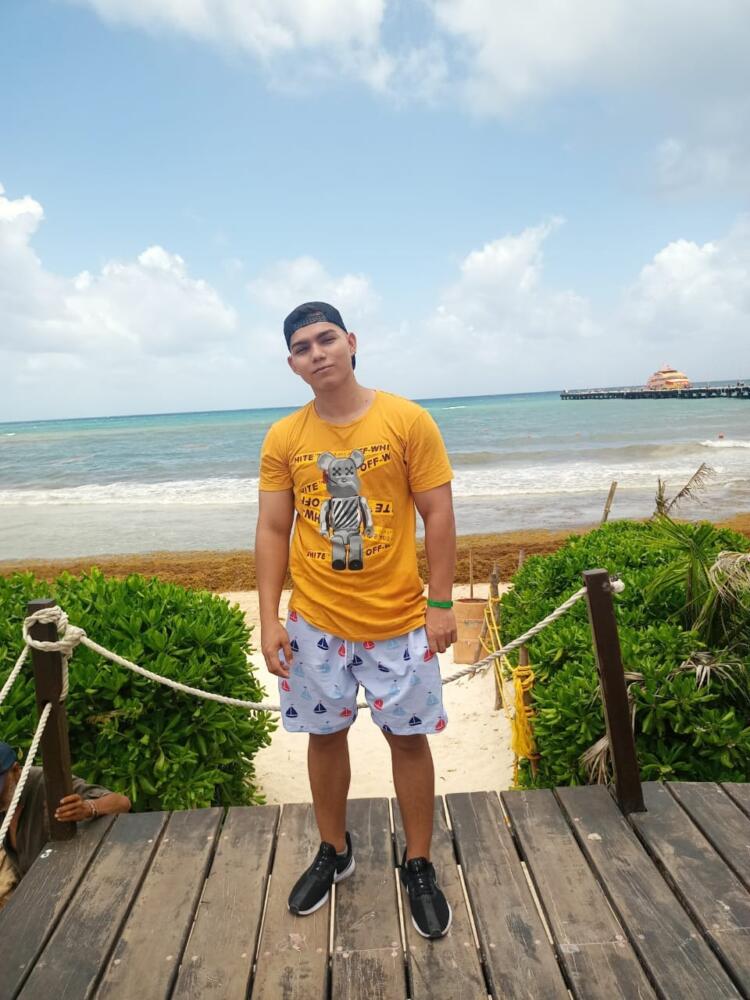 Estudiante colombiano fue asesinado en medio de un robo en Cancún 1 Estudiante colombiano fue asesinado en medio de un robo en Cancún El joven colombiano se encontraba en México desde hacía dos años terminando sus estudios.