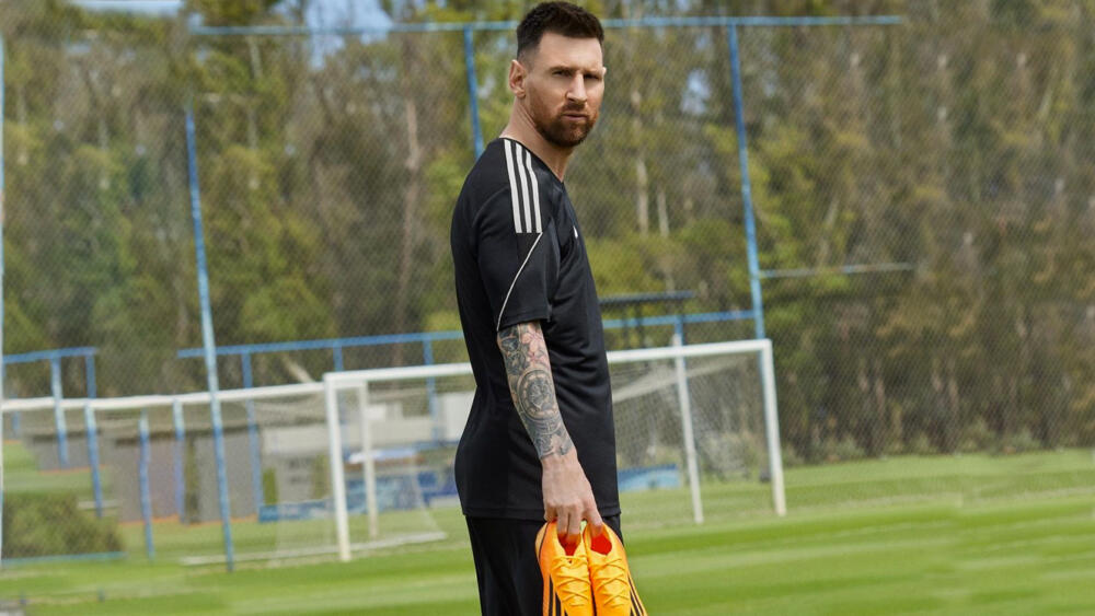 Fin al castigo: Messi vuelve a entrenar con PSG Solo seis días, y no quince como estaba decidido, duró la sanción que le impuso el club PSG a Lionel Messi, tras su viaje a Arabia Saudita. Messi tenía día libre en ese momento pero se perdió un entreno citado a última hora, justo el día en el que ya estaba volando.