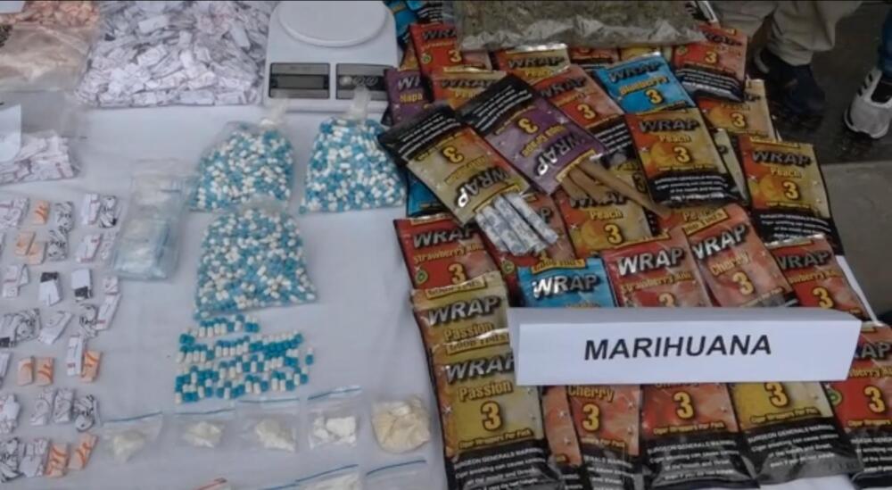 Golpe a la delincuencia en Santa Fe dejó 10 capturados 10 personas resultaron capturadas tras los operativos que dejaron 3 inmuebles ocupados en el barrio San Bernardo, de la localidad de Santa Fe, con el fin de impactar el tráfico de estupefacientes y la inseguridad en la zona.