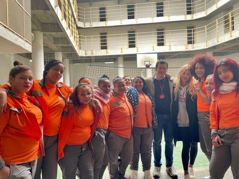 Gracias a Johanna Bahamón reclusas recibirán clases de Harvard Johanna Bahamón logró importante convenio con la Universidad de Harvard para las cárceles colombianas.